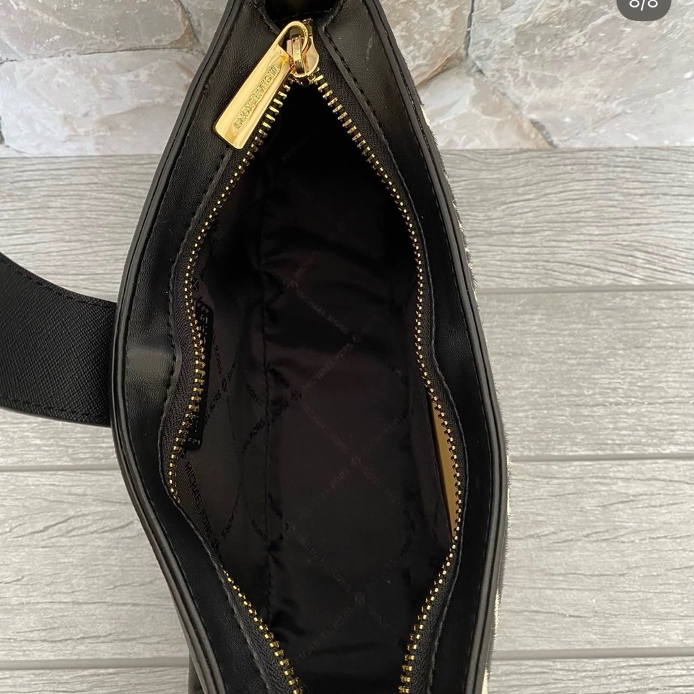 Michael Kors Pochette Black and Cream Patterned Shoulder Bag - Picture 5 of 6